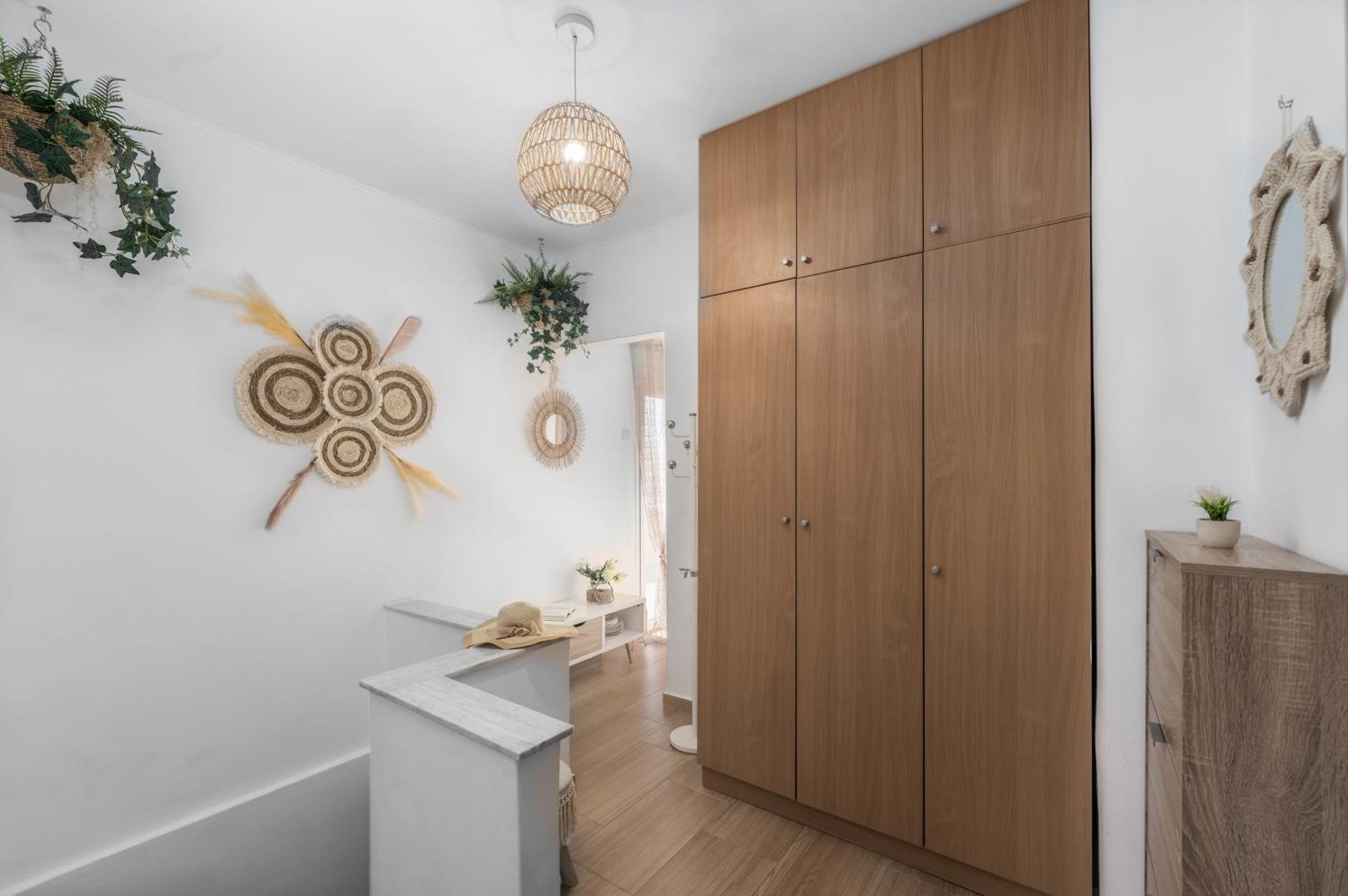 Dennis City Center Elegant Apartment Закінф Екстер'єр фото